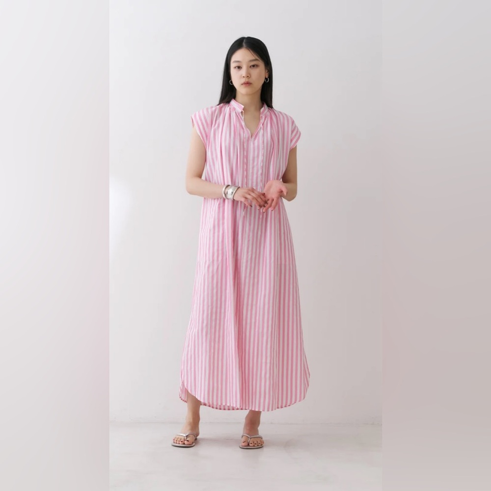 Mala Kalamchoe Poplin Stripe Shirring Sleeveless
Dress, size s, pre-owned